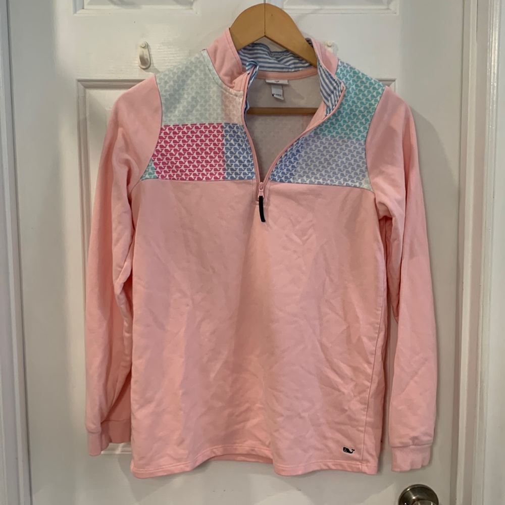 Light pink Vineyard vines sweatshirt